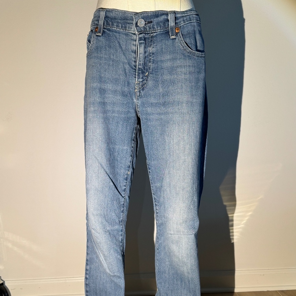 Levi’s 414 Relaxed Straight Jeans, Low-rise, faded blue, Size 28
